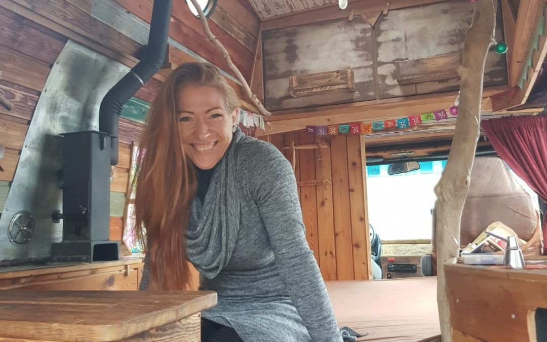 Yve Kötting – Strahleweibchen mit Fernweh| CAMPER NOMADS PORTRAIT